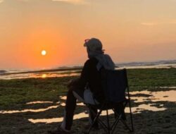 Pantai Sindangkerta Tasikmalaya: Sunrise Memesona dan Surganya Seafood